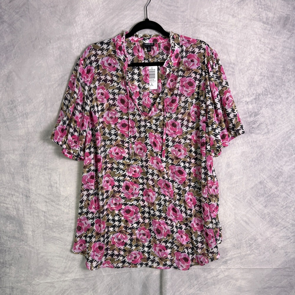 torrid Pink Floral Houndstooth V-Neck Blouse